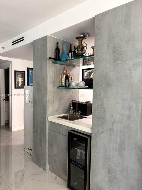 TURNBERRY ISLE SOUTH COND - Residential