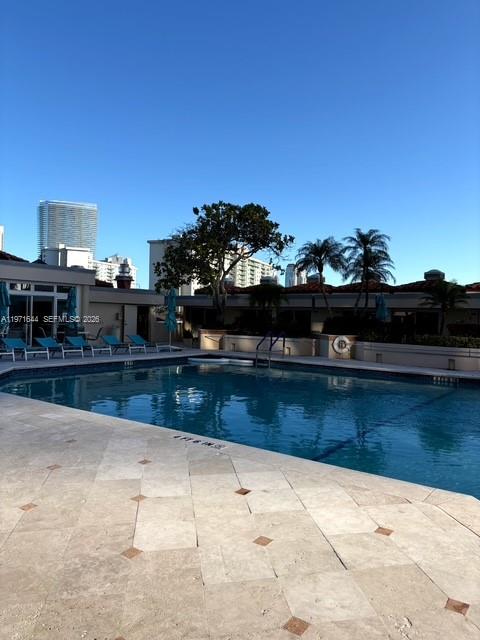 TURNBERRY ISLE SOUTH COND - Residential