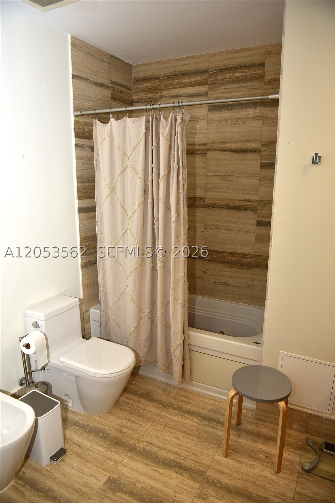 TDR TOWER III CONDO - Residential