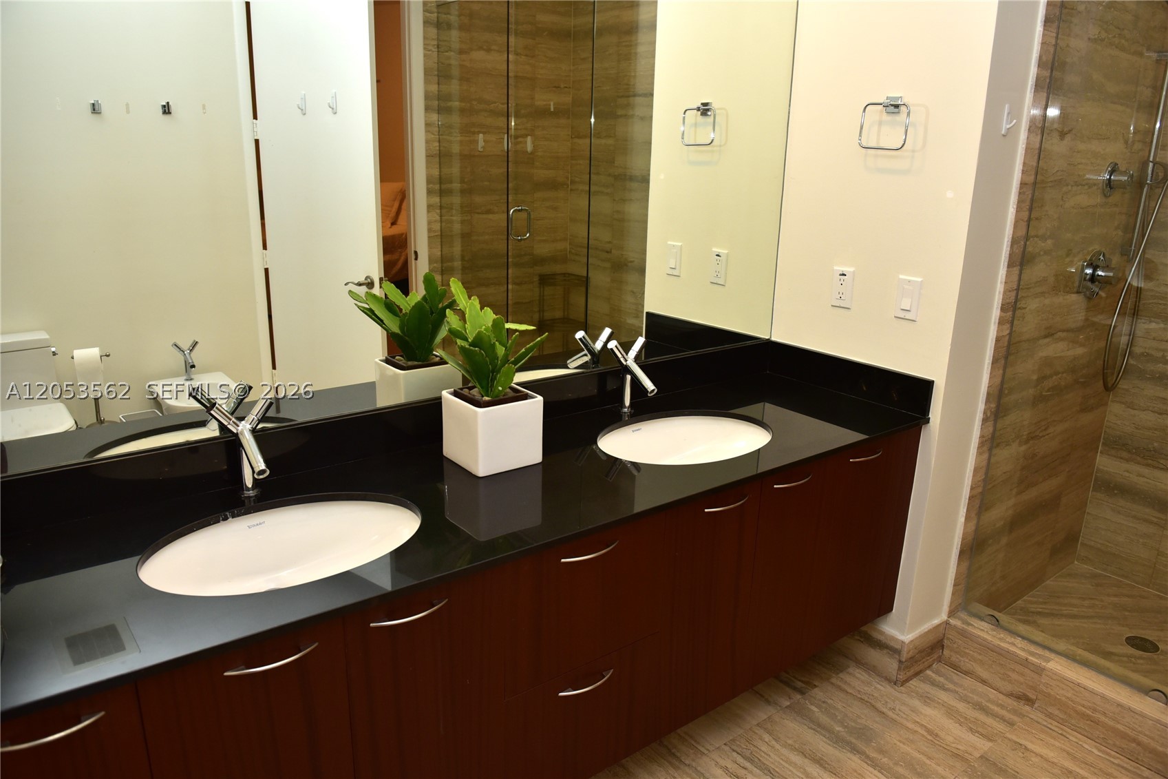 TDR TOWER III CONDO - Residential