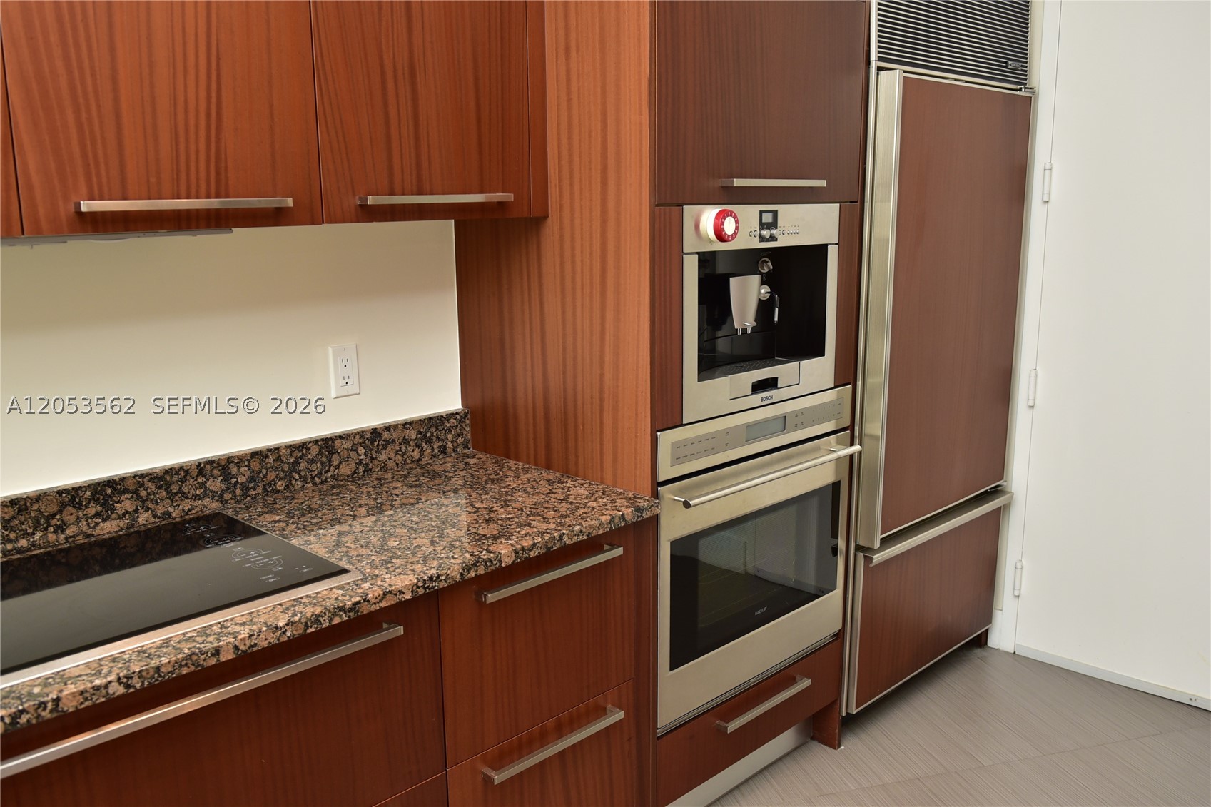 TDR TOWER III CONDO - Residential