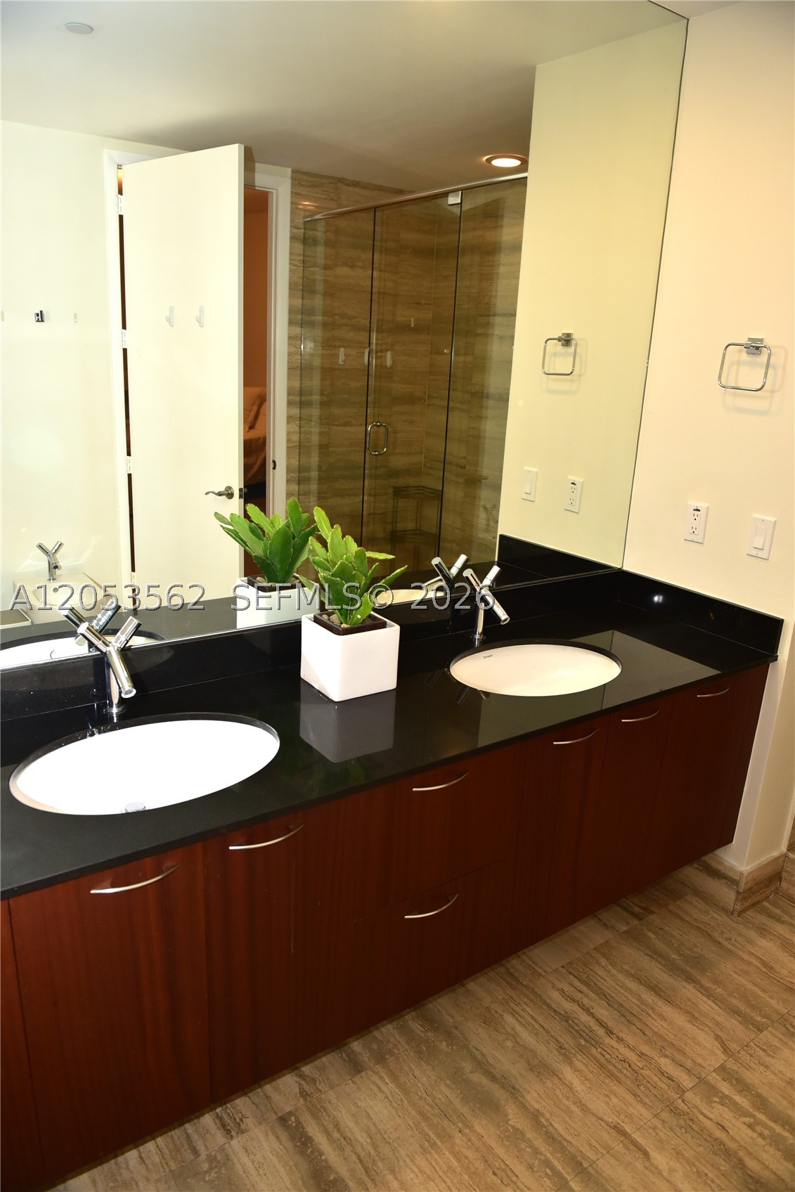 TDR TOWER III CONDO - Residential