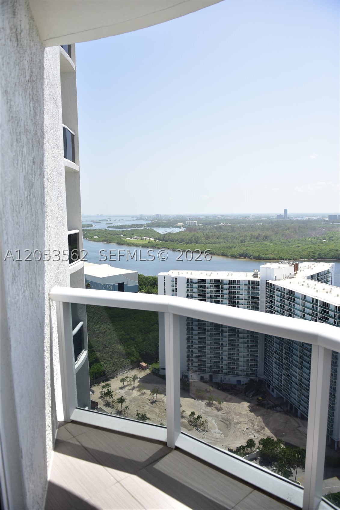 TDR TOWER III CONDO - Residential