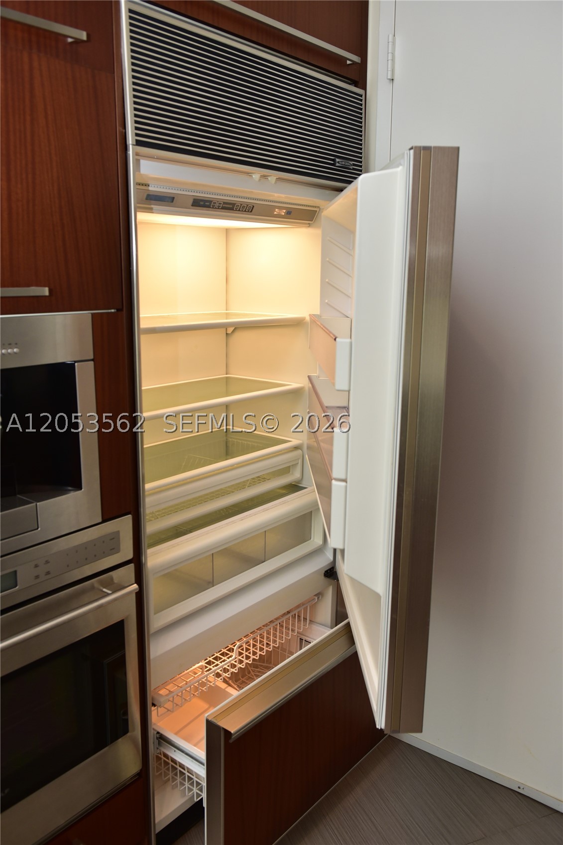 TDR TOWER III CONDO - Residential
