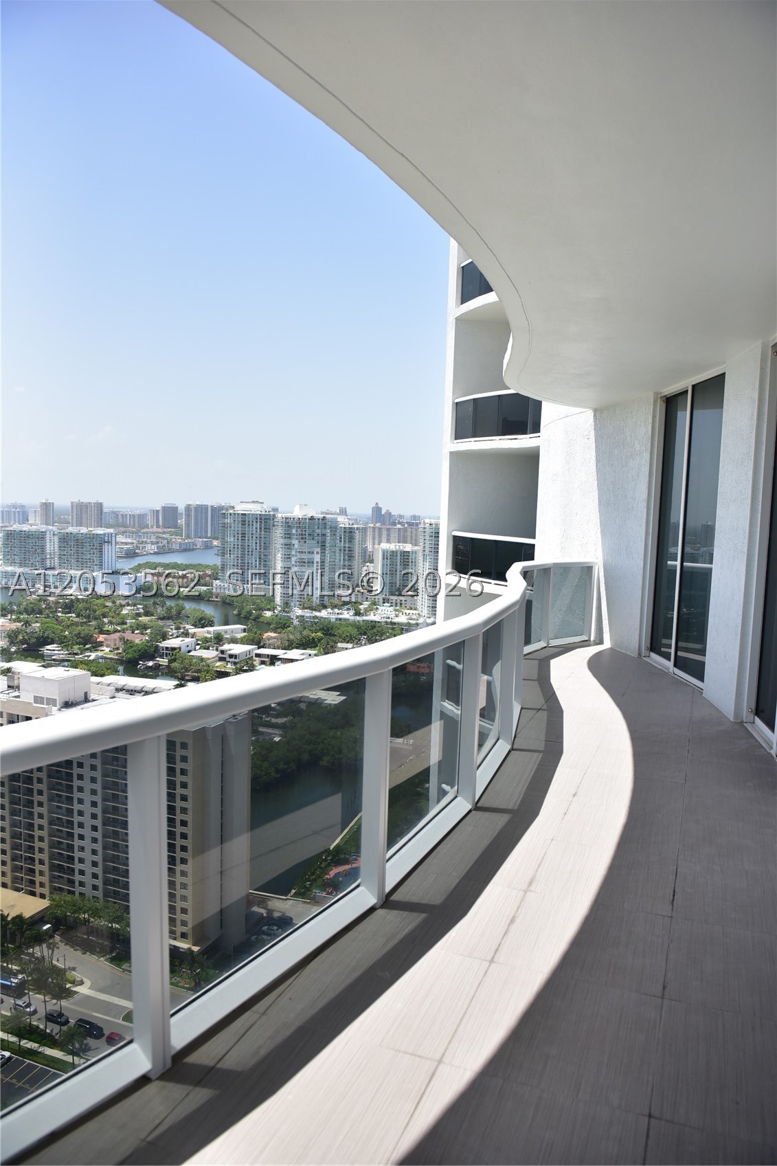 TDR TOWER III CONDO - Residential