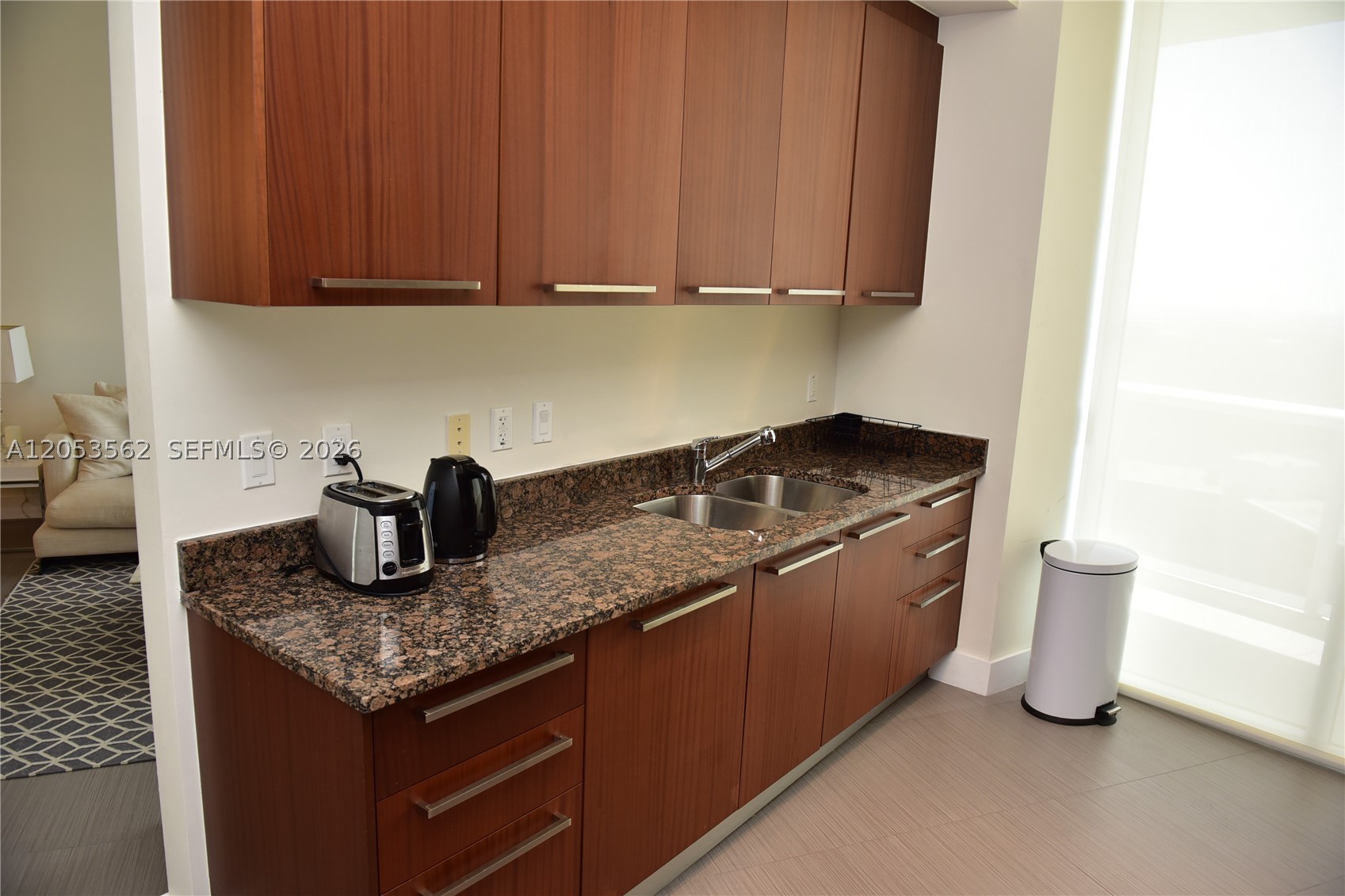 TDR TOWER III CONDO - Residential