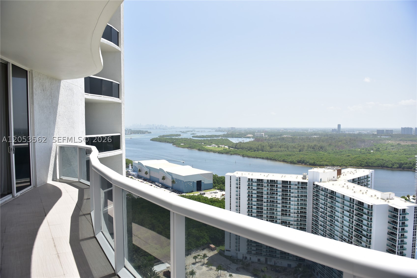 TDR TOWER III CONDO - Residential