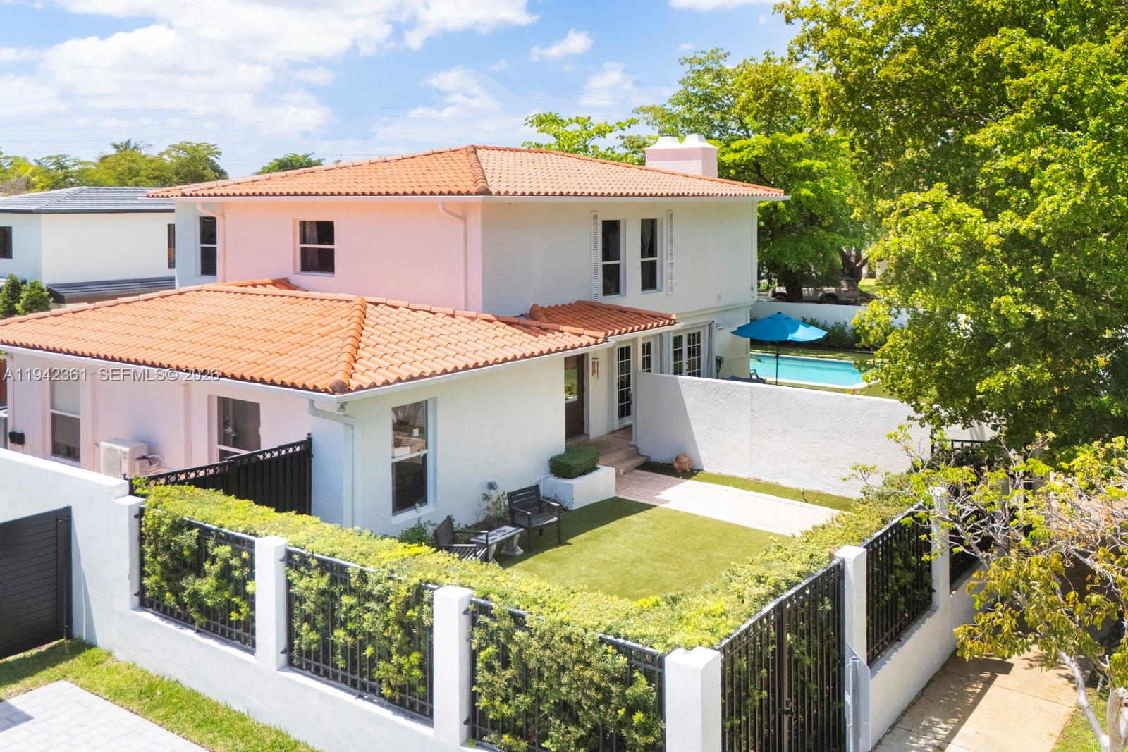 BRICKELL ESTATES - Residential