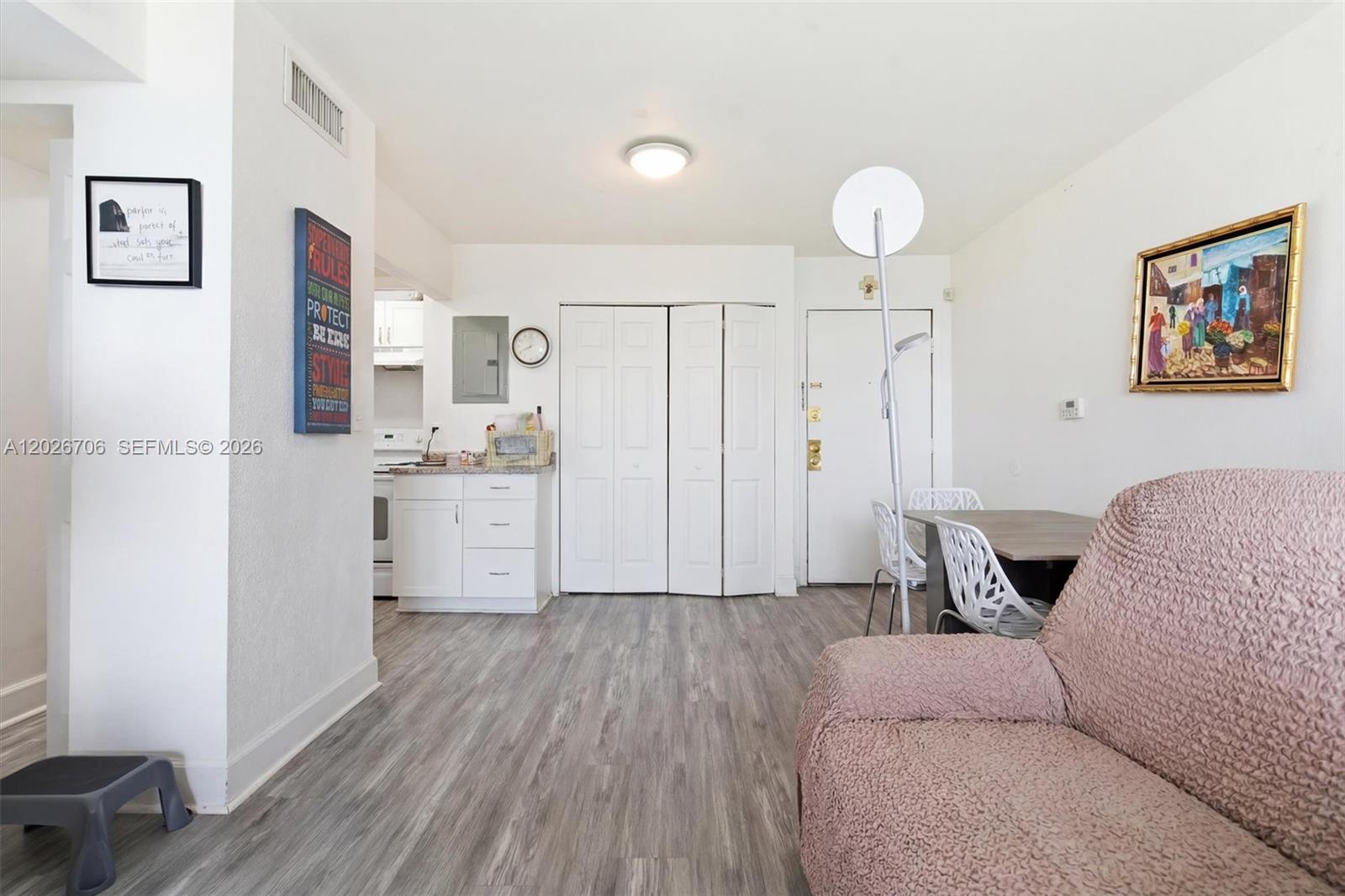 THE GREENS CONDO - Residential