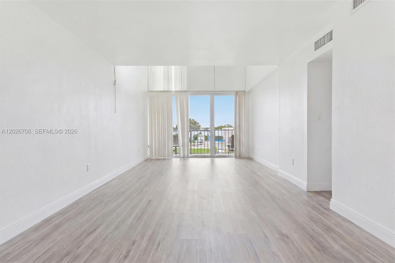 THE GREENS CONDO - Residential