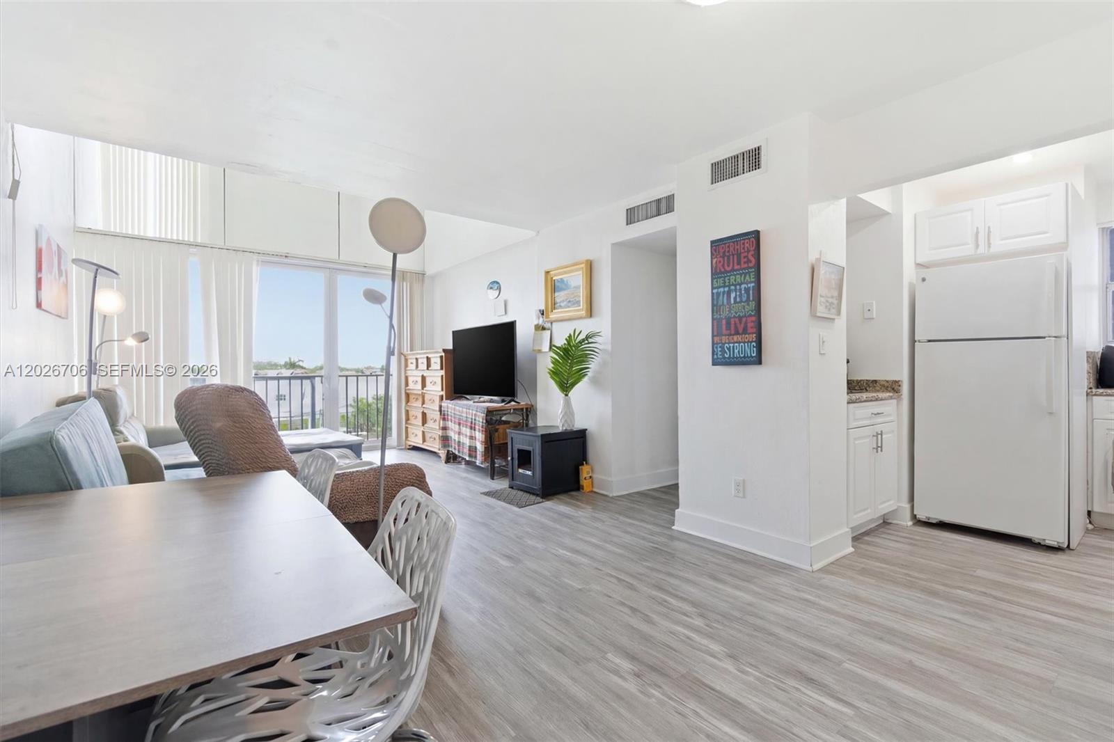 THE GREENS CONDO - Residential