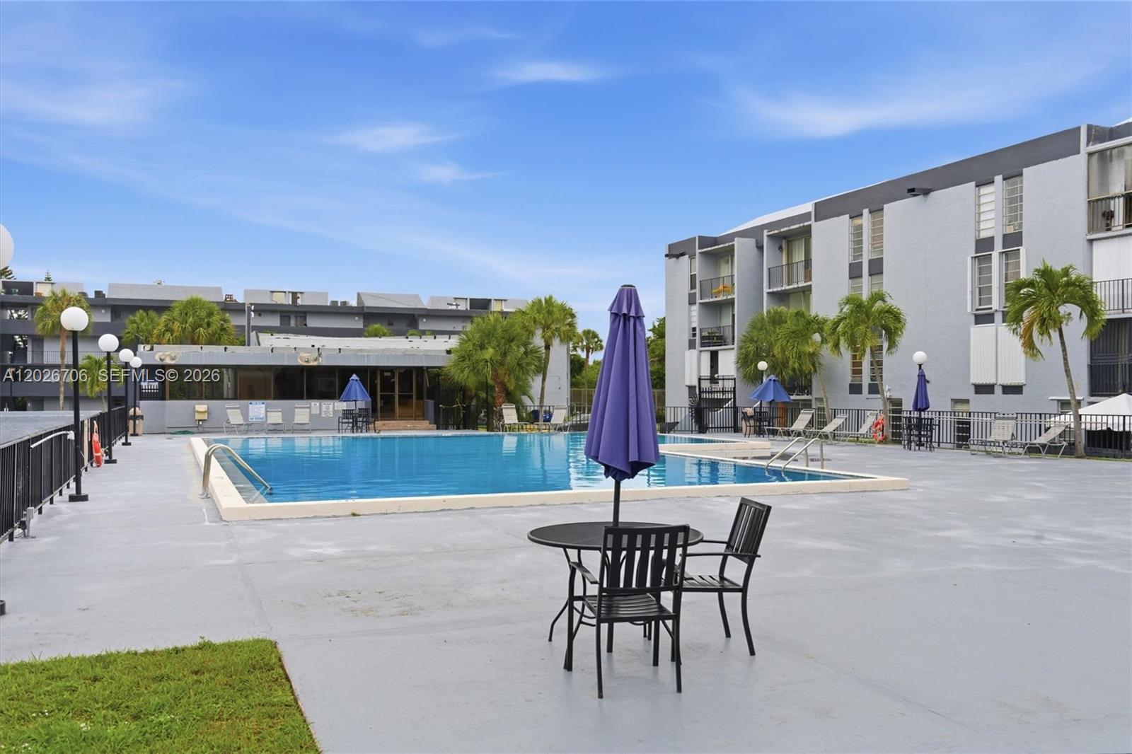 THE GREENS CONDO - Residential