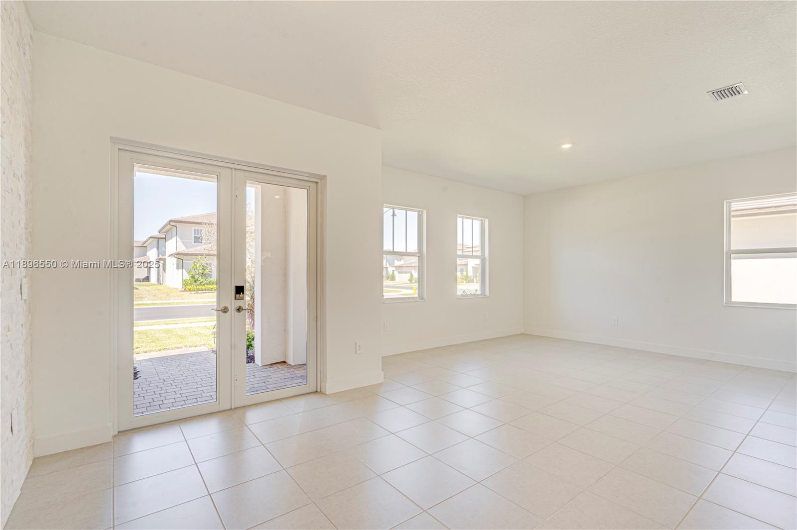 CRESCENT RIDGE - Residential