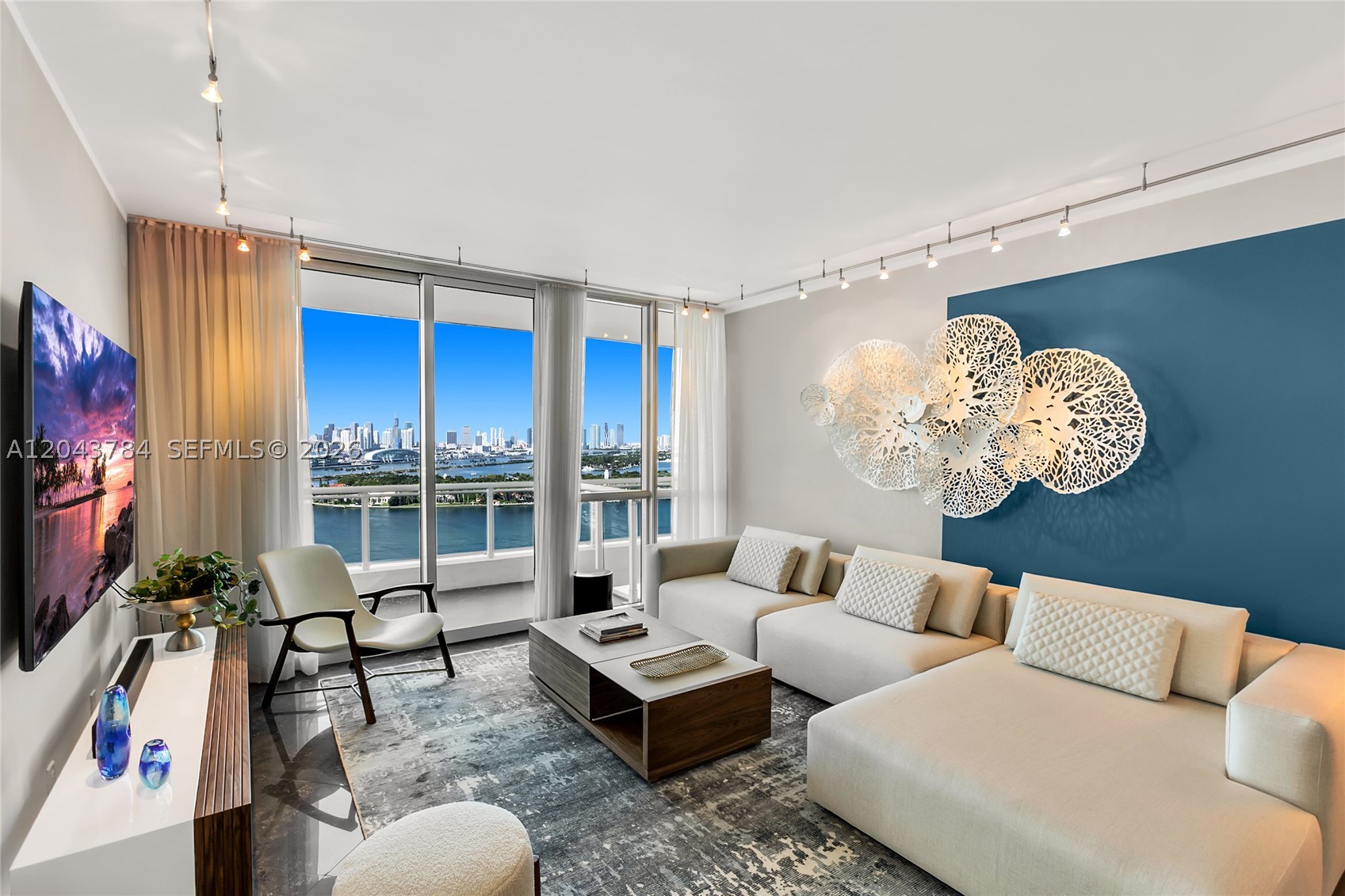 THE BENTLEY BAY CONDO - Residential Lease