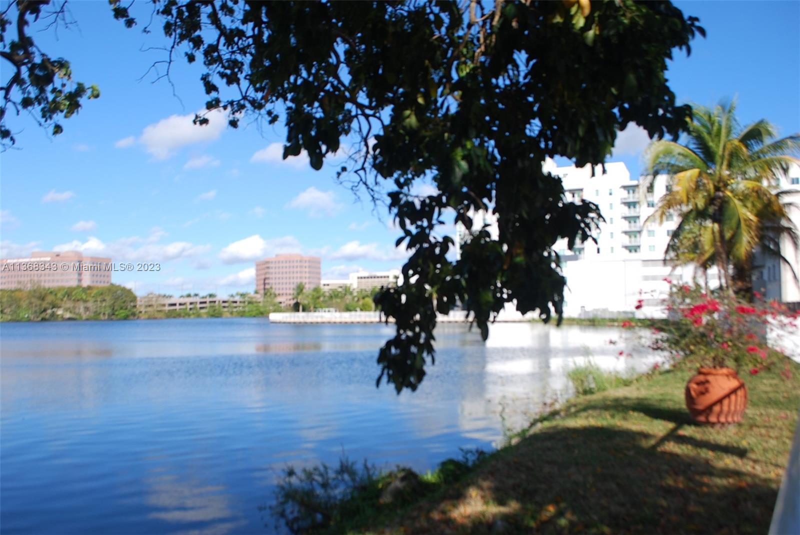 EL LAGO CONDO - Residential