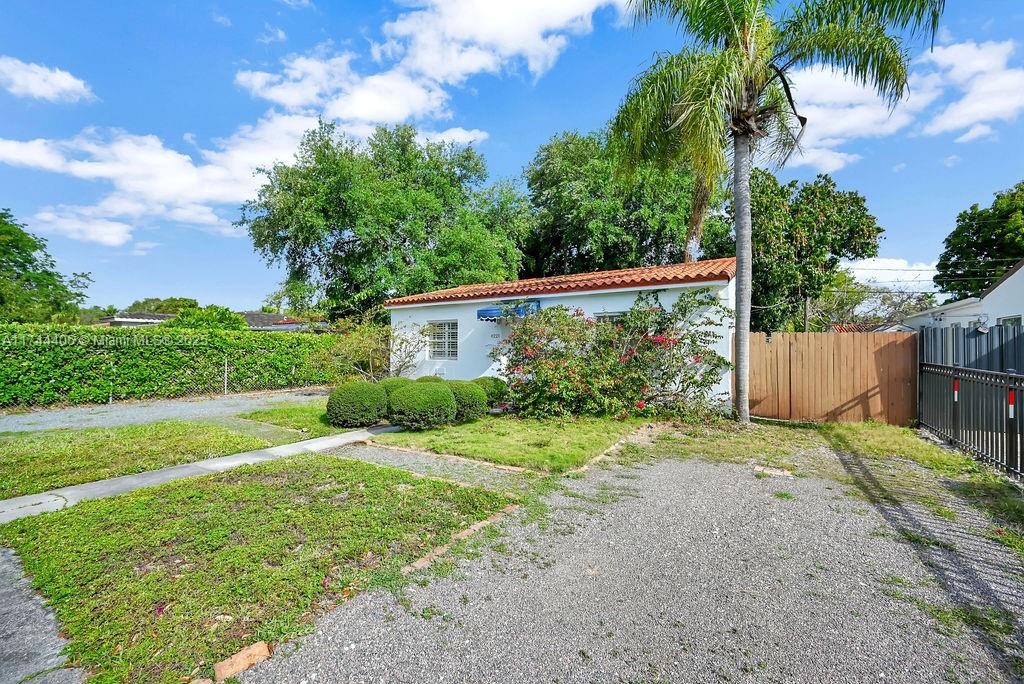 SUNNY GROVE - Residential