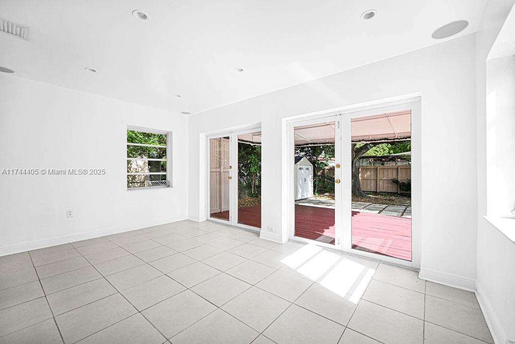 SUNNY GROVE - Residential