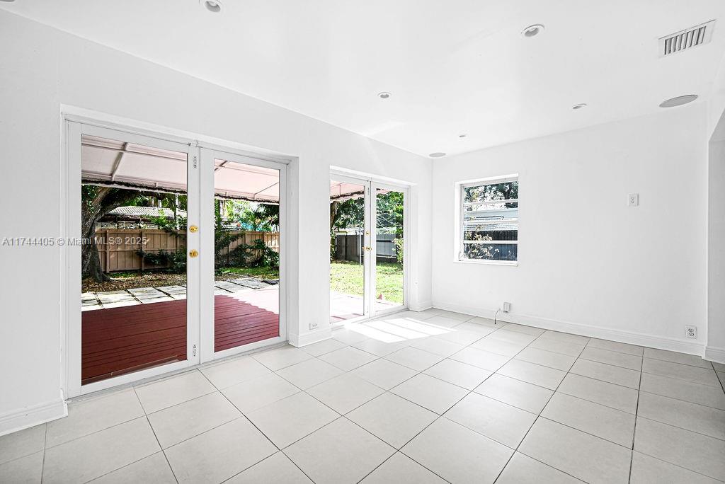 SUNNY GROVE - Residential
