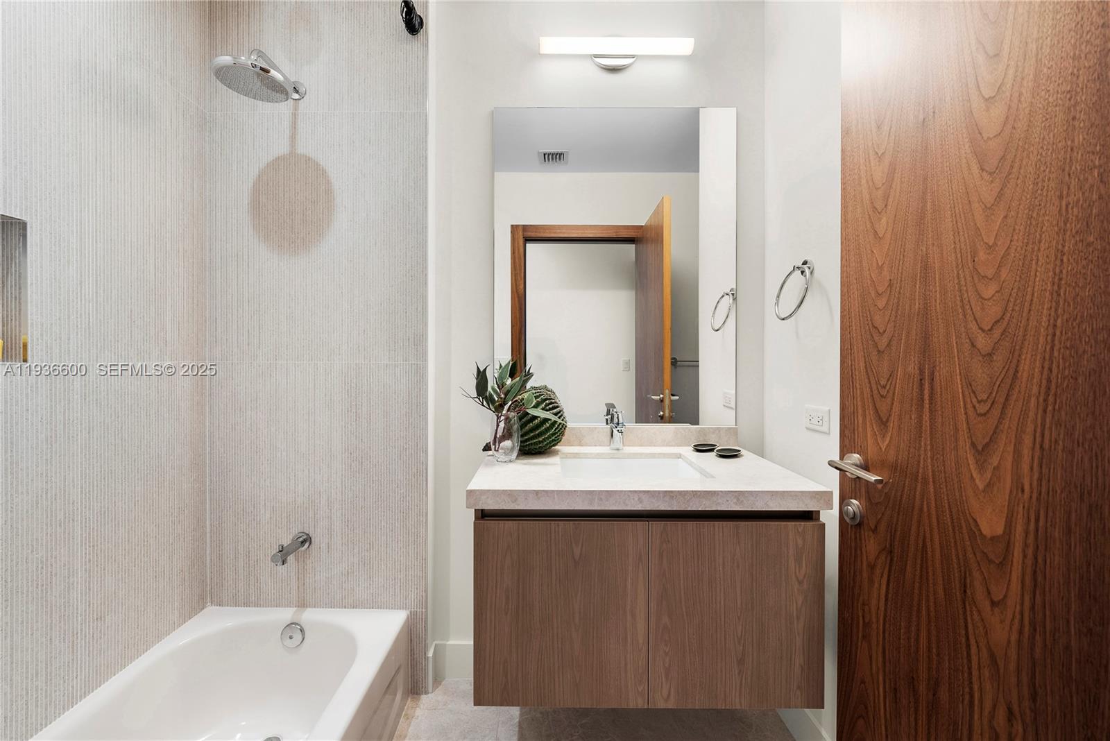 701 VALENCIA CONDO - Residential Lease