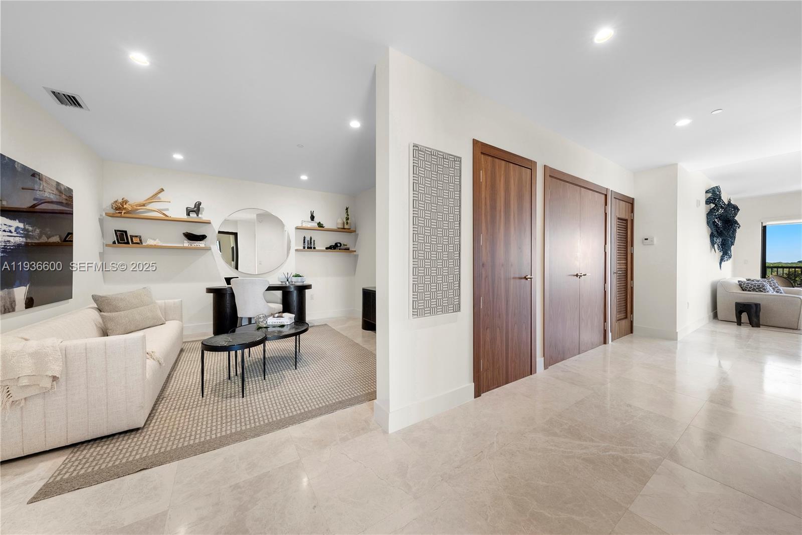 701 VALENCIA CONDO - Residential Lease