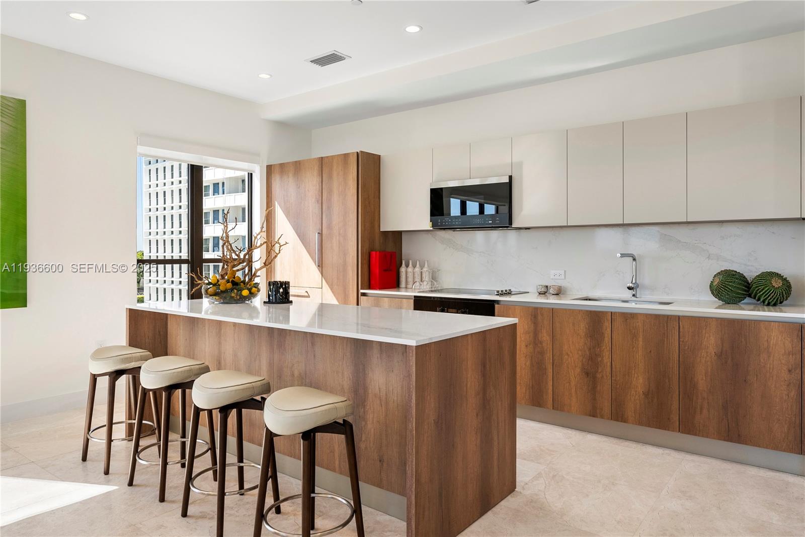 701 VALENCIA CONDO - Residential Lease
