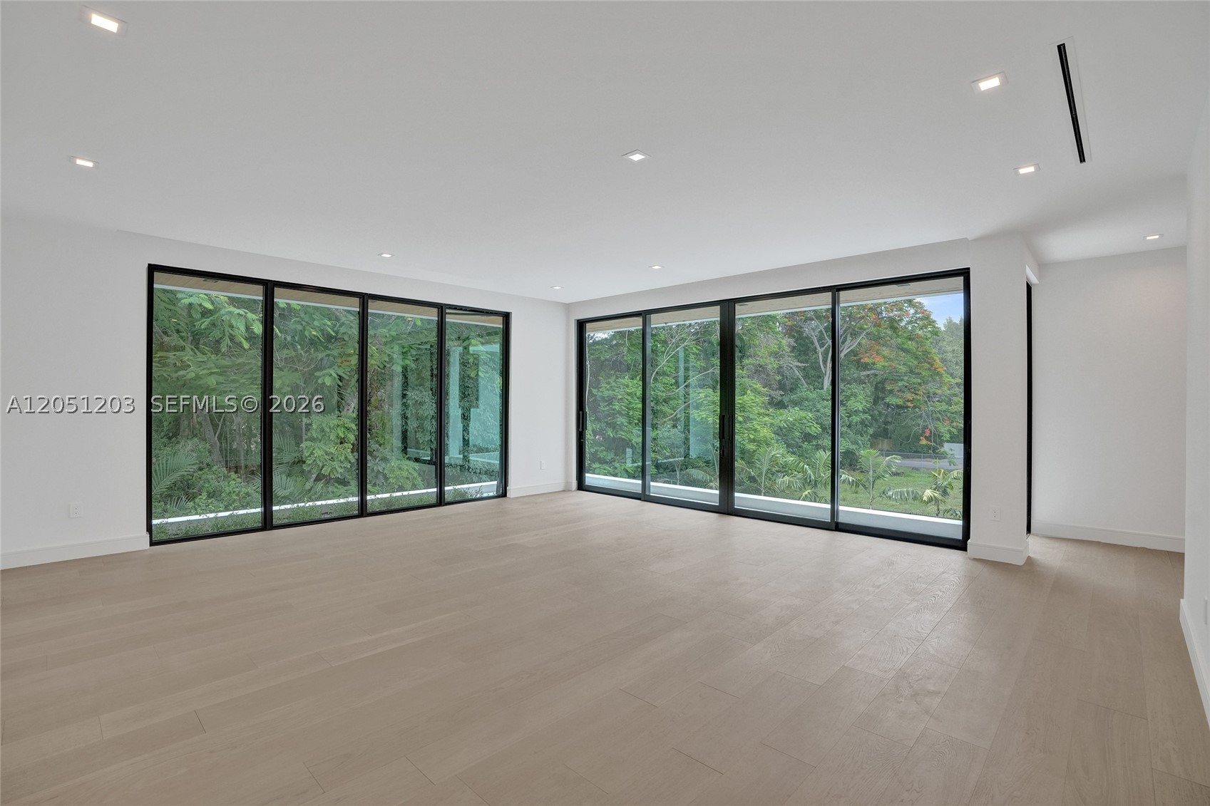 CORAL GABLES BISC BAY - Residential