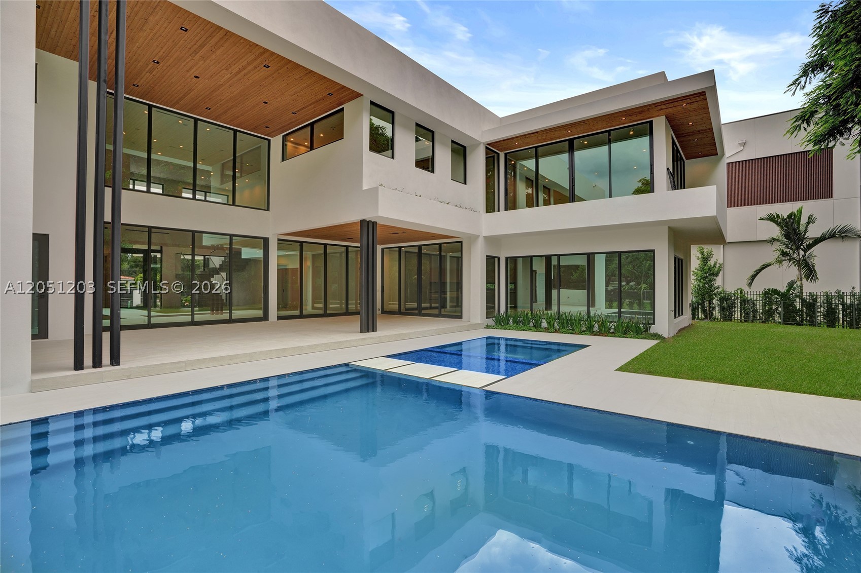 CORAL GABLES BISC BAY - Residential