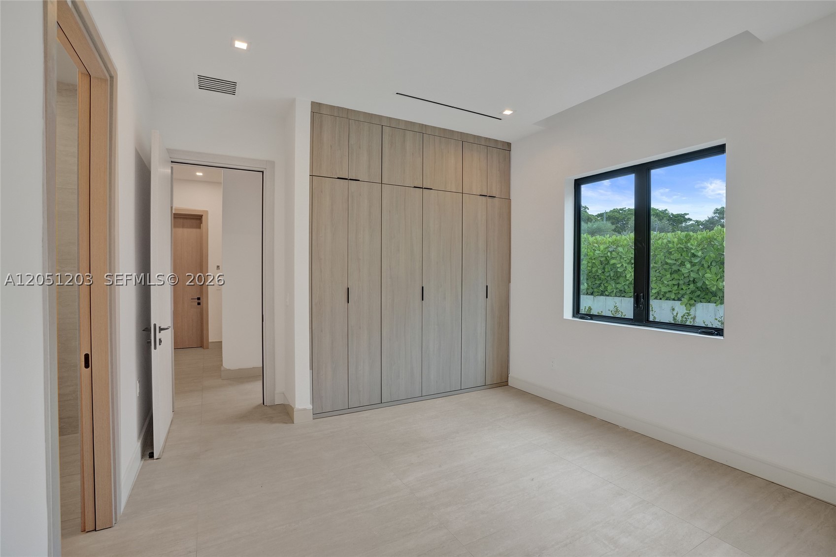 CORAL GABLES BISC BAY - Residential