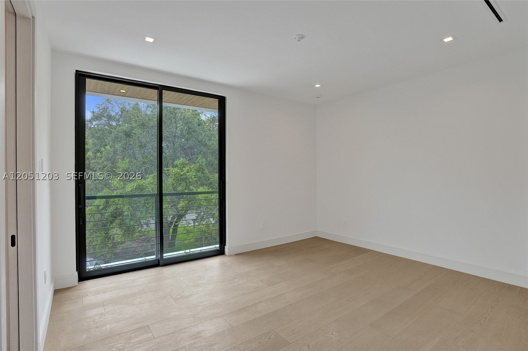 CORAL GABLES BISC BAY - Residential
