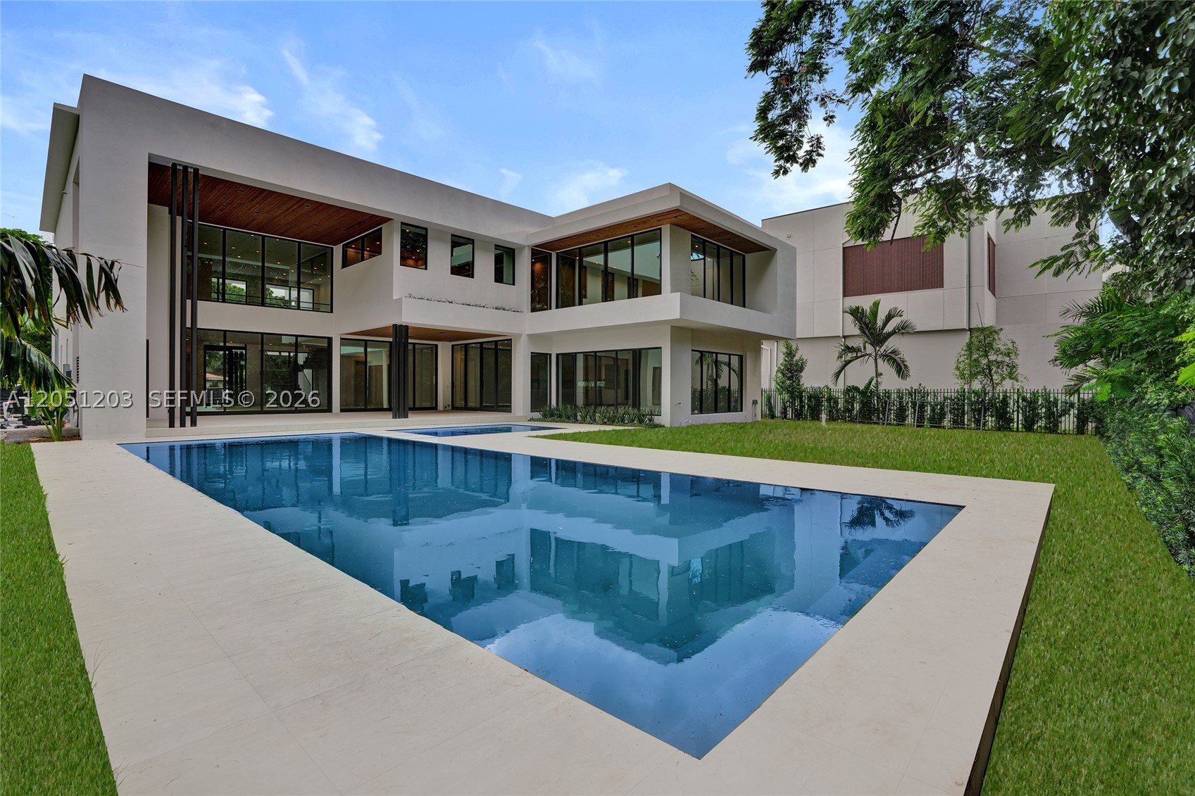 CORAL GABLES BISC BAY - Residential