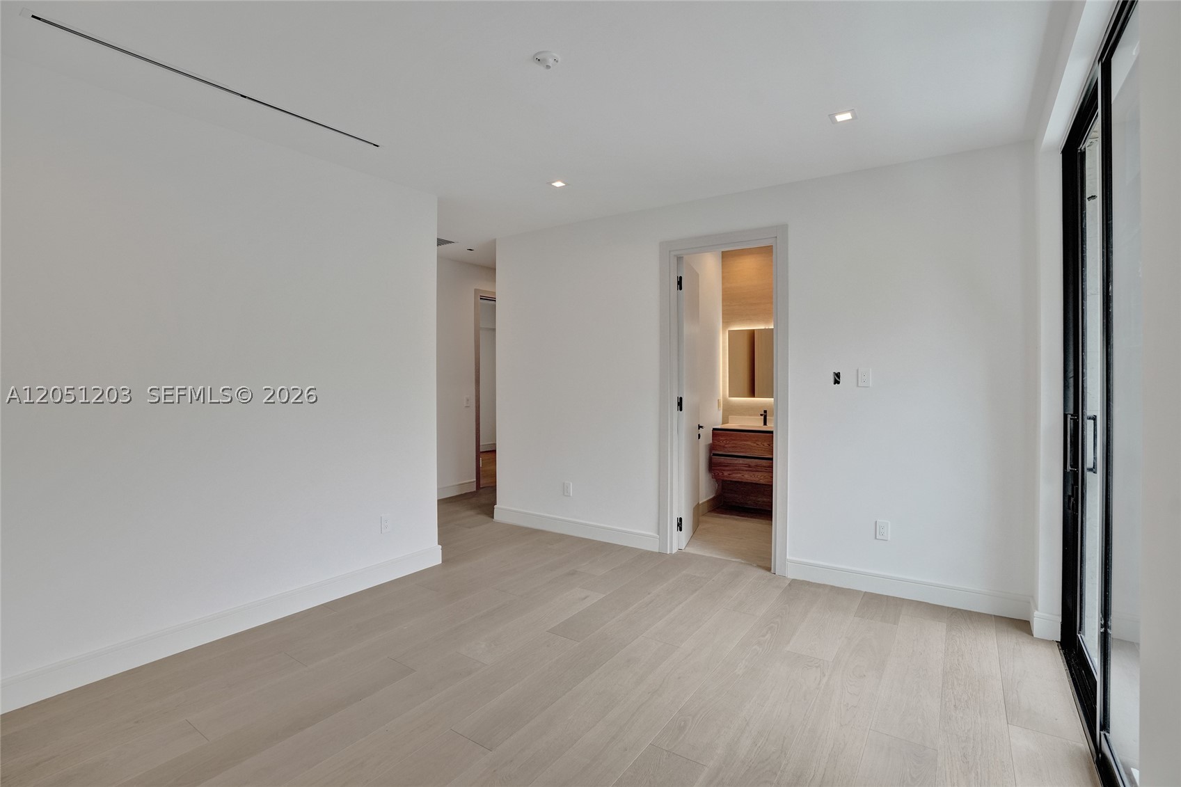 CORAL GABLES BISC BAY - Residential
