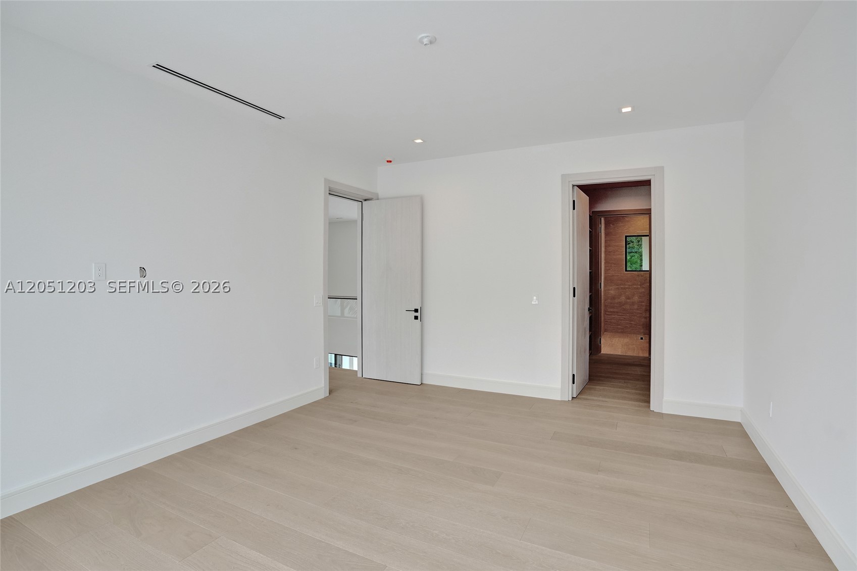 CORAL GABLES BISC BAY - Residential