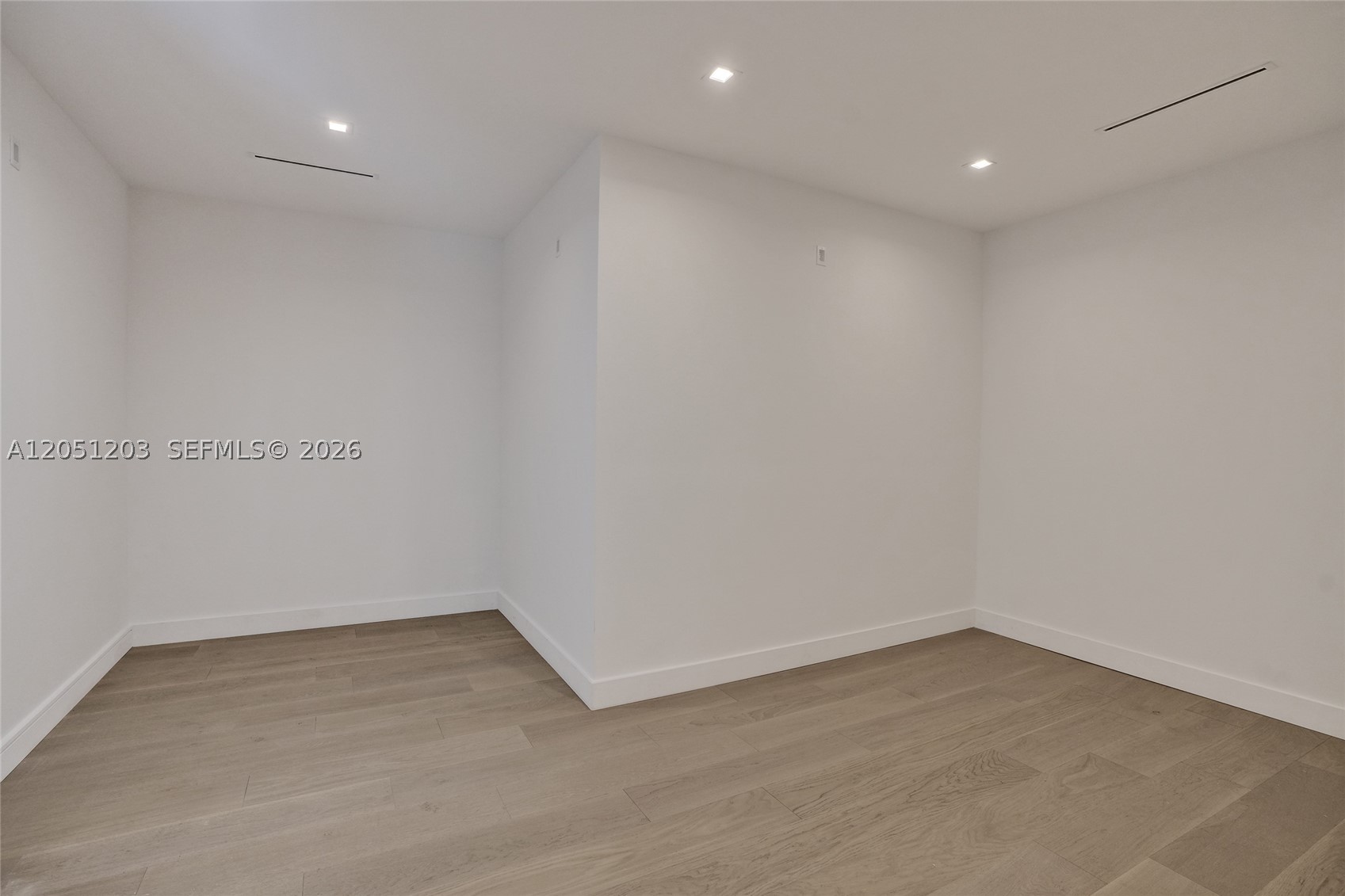CORAL GABLES BISC BAY - Residential