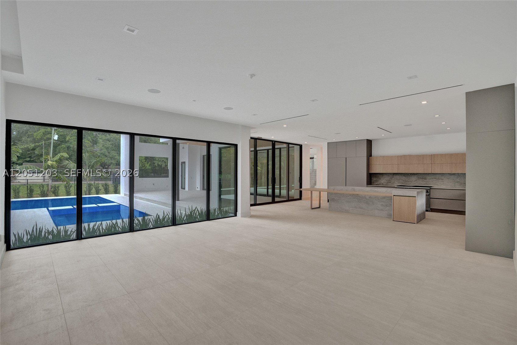 CORAL GABLES BISC BAY - Residential