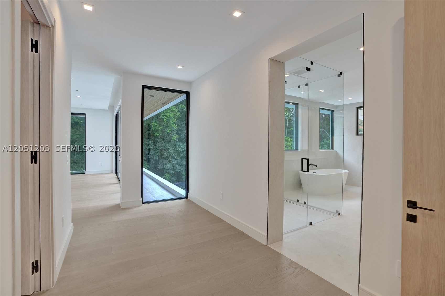 CORAL GABLES BISC BAY - Residential