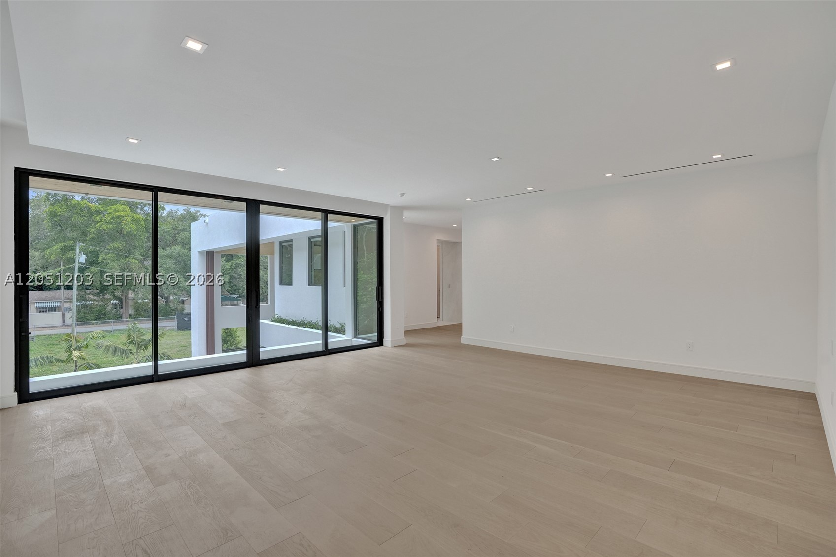 CORAL GABLES BISC BAY - Residential