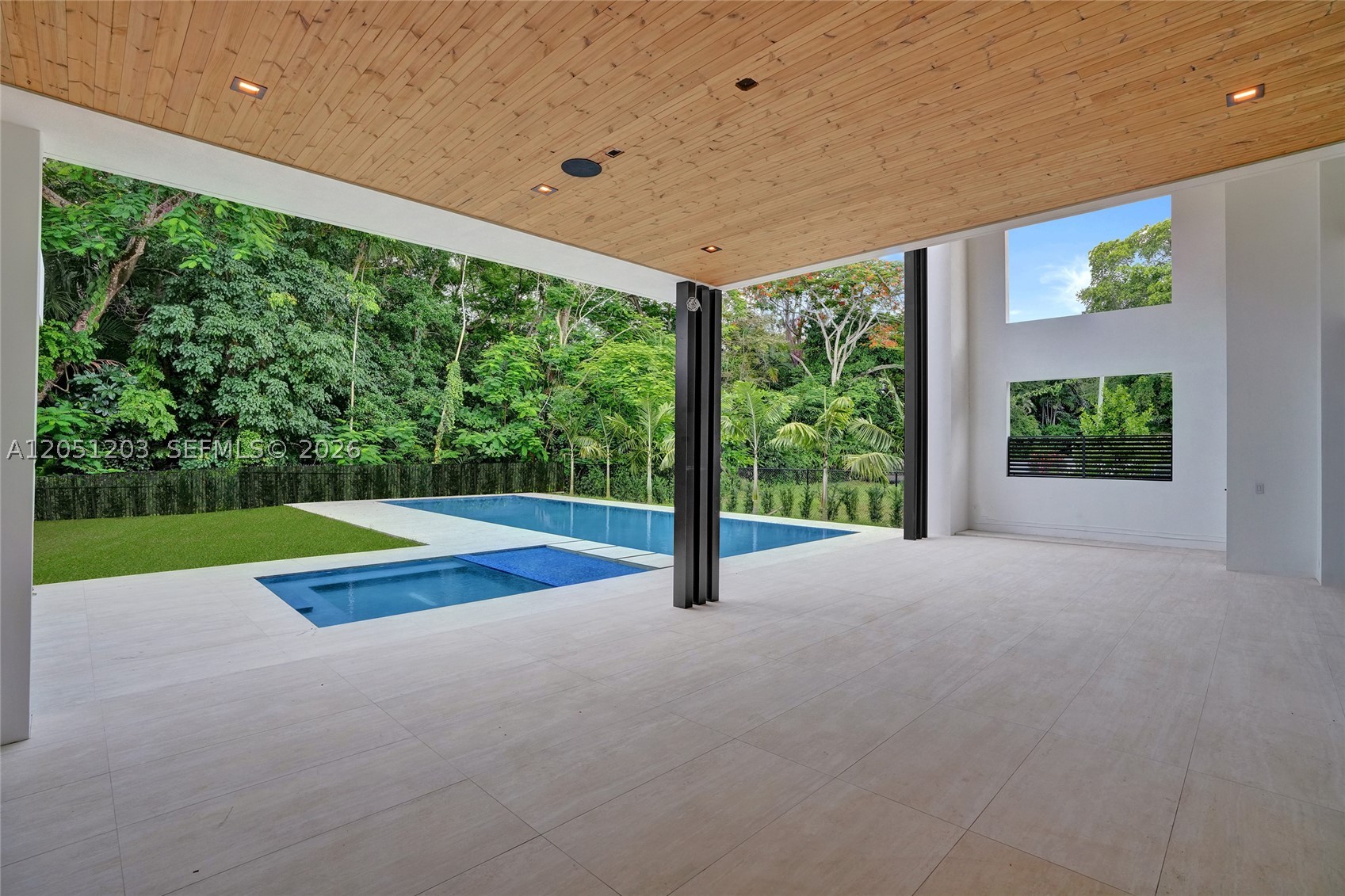 CORAL GABLES BISC BAY - Residential