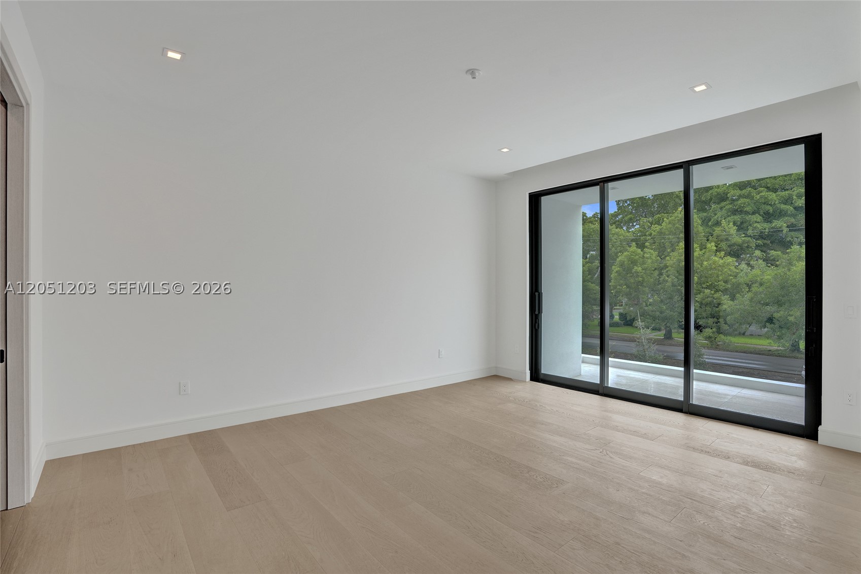 CORAL GABLES BISC BAY - Residential