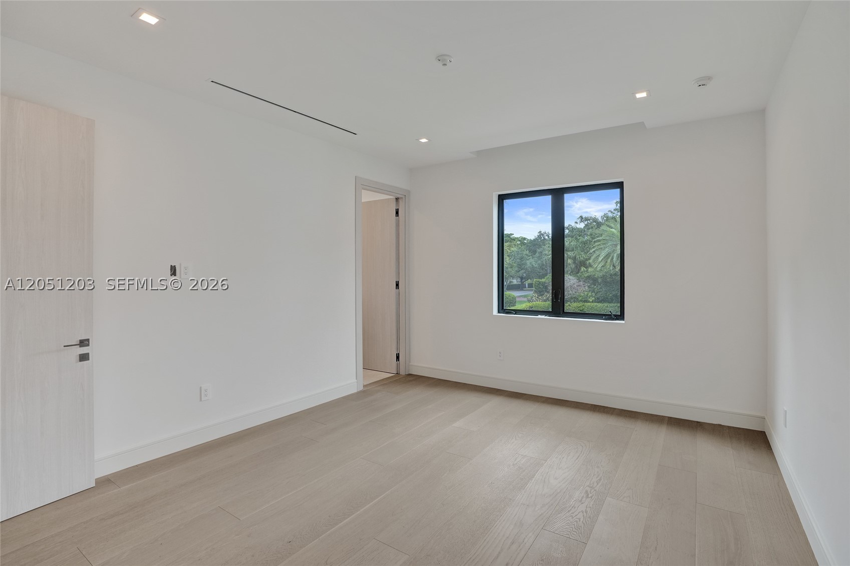 CORAL GABLES BISC BAY - Residential