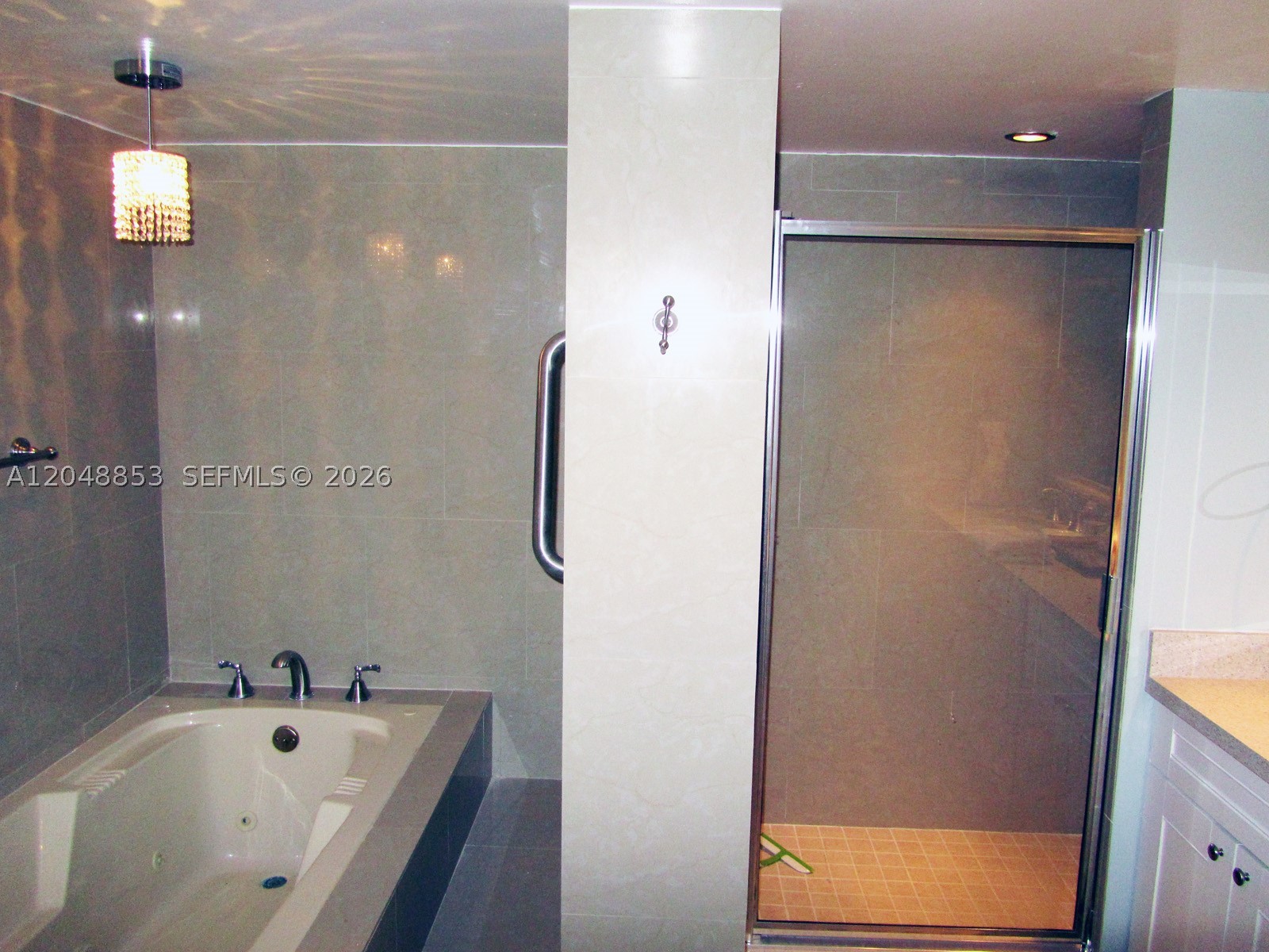 PLAZA TOWERS NORTH CONDO - Residential Lease