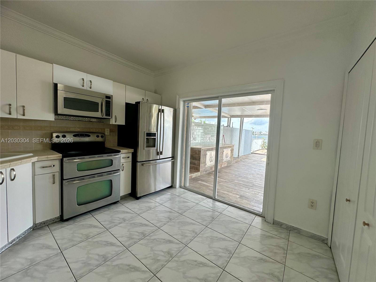 LAKEVIEW AT THE GARDENS C - Residential Lease