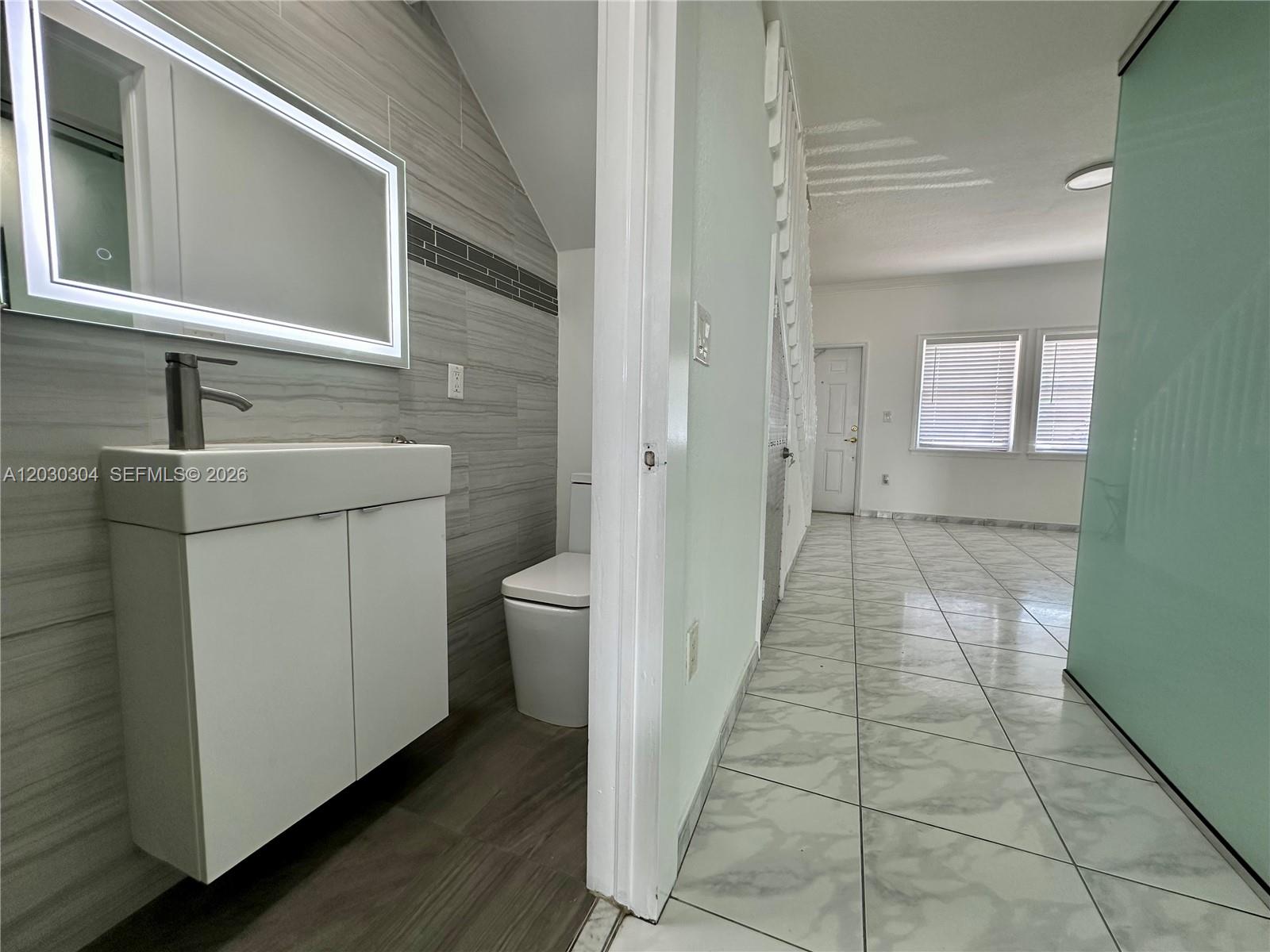 LAKEVIEW AT THE GARDENS C - Residential Lease