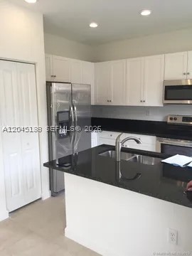 COCO PALM VILLAS - Residential Lease