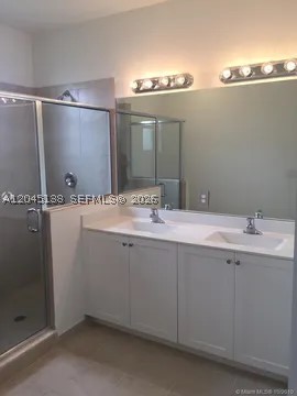 COCO PALM VILLAS - Residential Lease