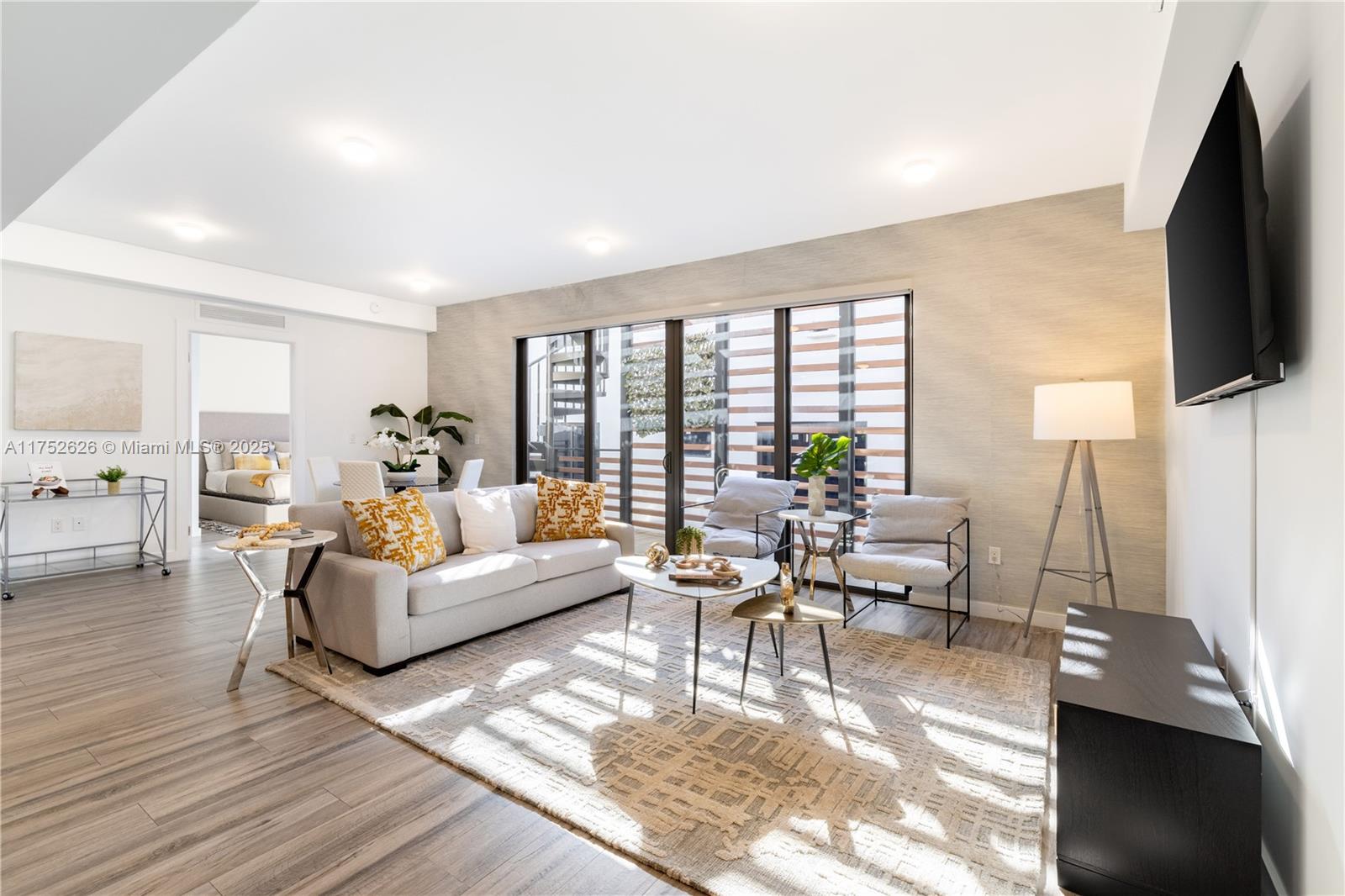 L'UCCELLO CONDO - Residential Income