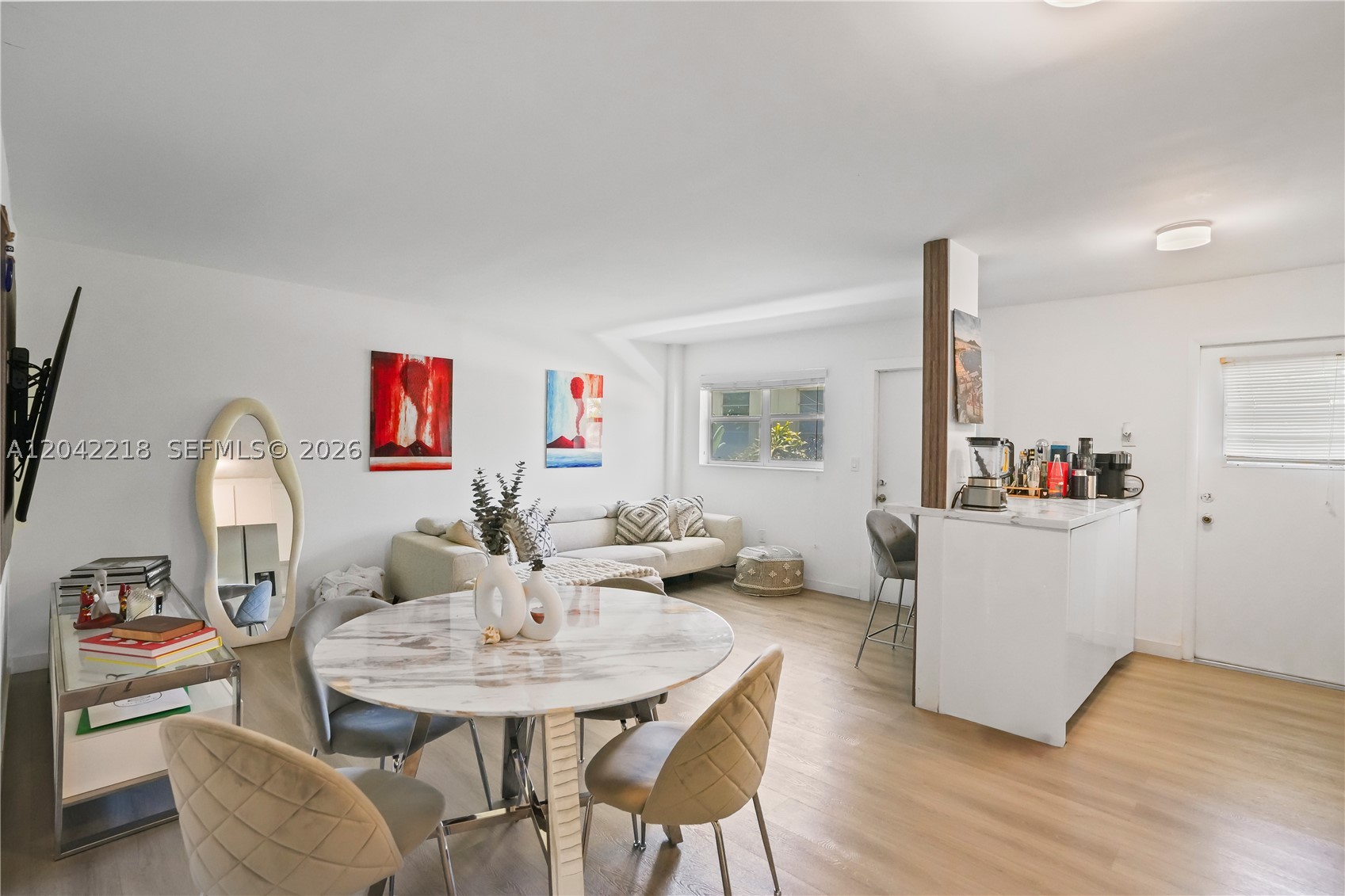 TWIN TOWERS CONDO - Residential