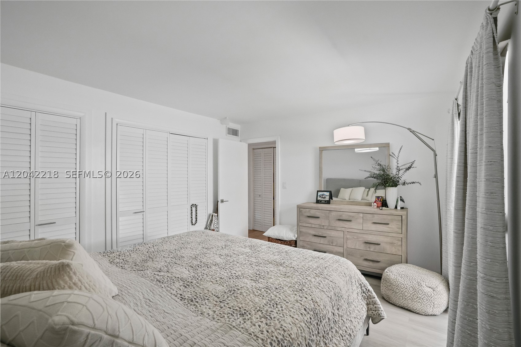 TWIN TOWERS CONDO - Residential