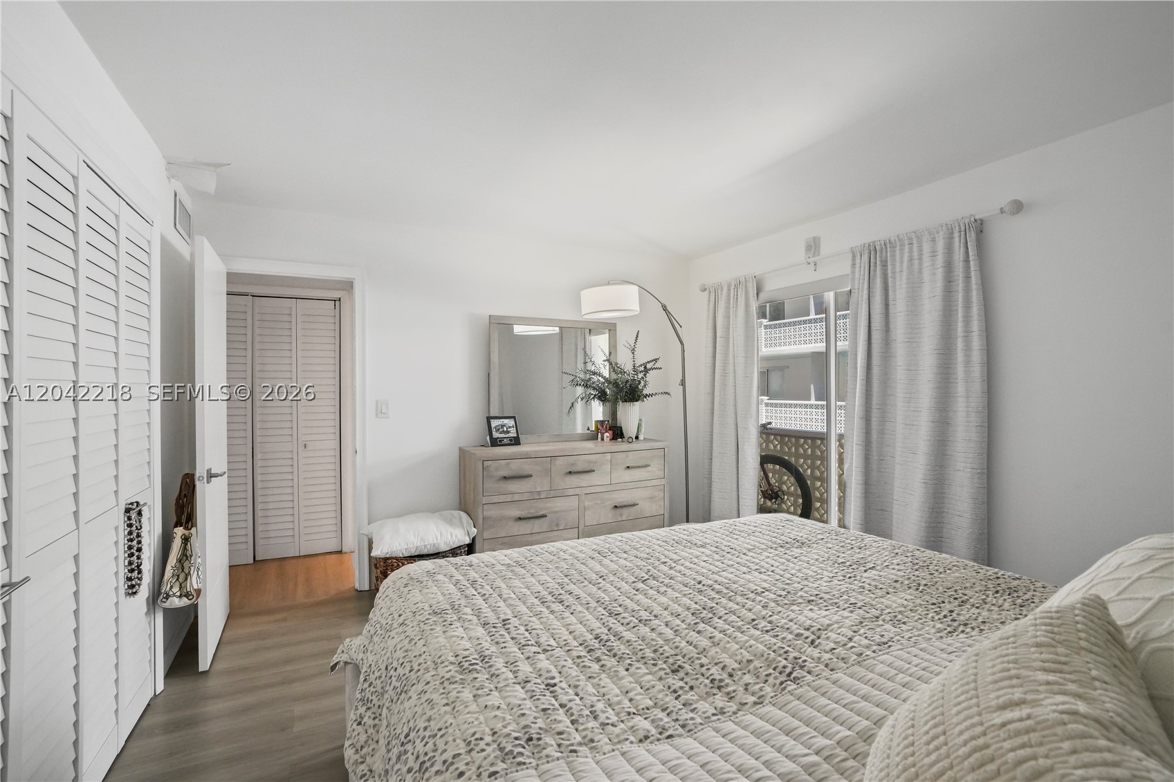 TWIN TOWERS CONDO - Residential
