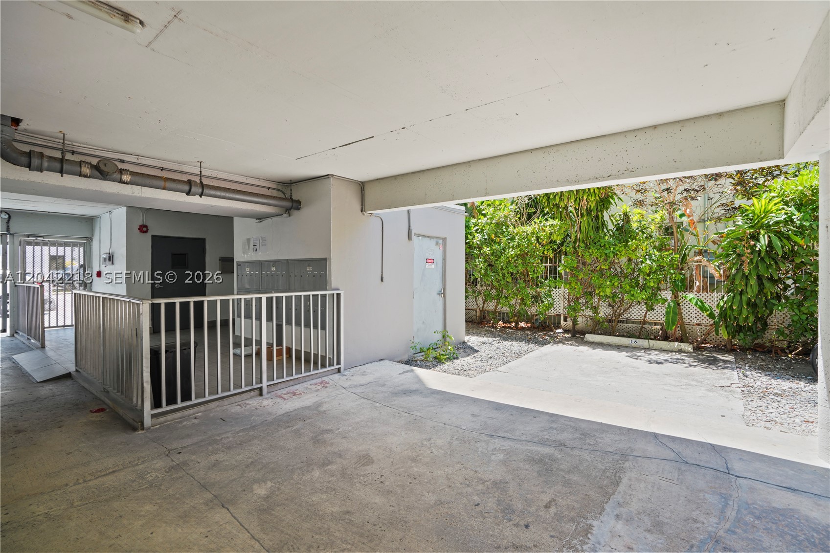 TWIN TOWERS CONDO - Residential