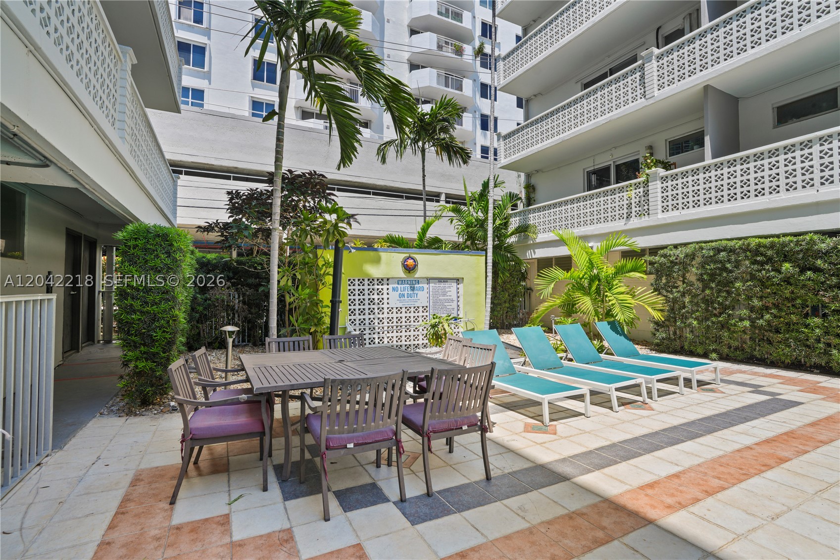 TWIN TOWERS CONDO - Residential